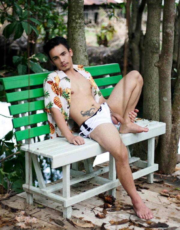 MAN-OMG-7---JOEY-RAINING-BOY